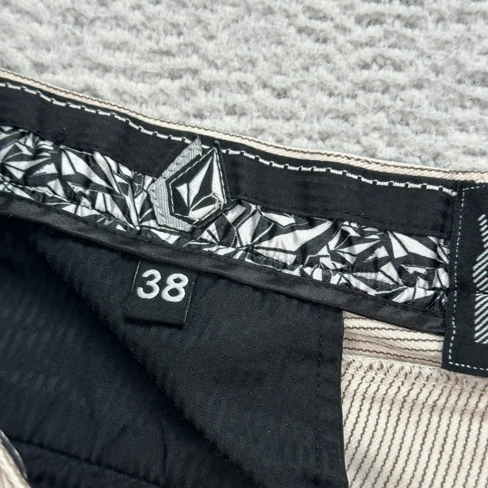 Volcom pre owned